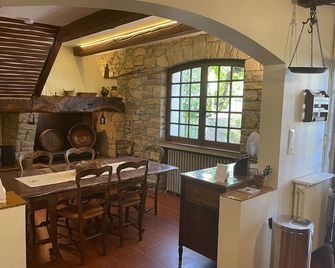 18th century village house 15 minutes from the beaches. I - Le Castellet - Їдальня