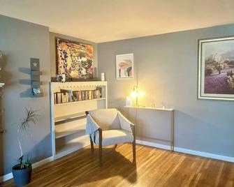 Cozy 1950s Ranch House - Mansfield