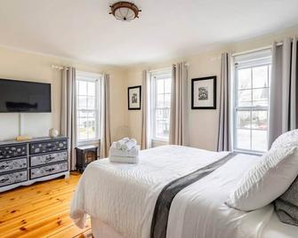 Historic Gurdon Allyn House 6br 4ba In Downtown Mystic - Stonington - Bedroom