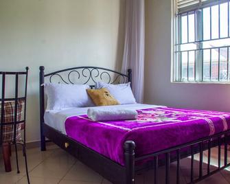 Hotel Alvers - Mukono - Bedroom