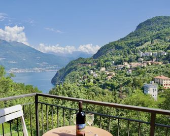 Hotel Diffuso Il Portichetto sulla collina a Vezio Perledo - Perledo - Балкон