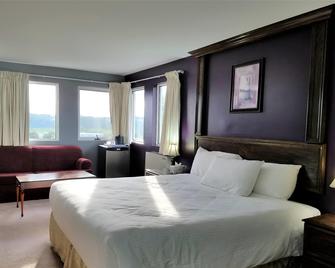 Ramada by Wyndham Florenceville - Florenceville-Bristol - Bedroom