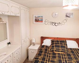 Eee Homes Dudley, A Retro Expression. - Dudley - Bedroom
