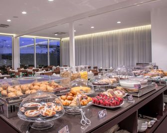 Best Western Plus Hotel Plaza - Naples - Buffet