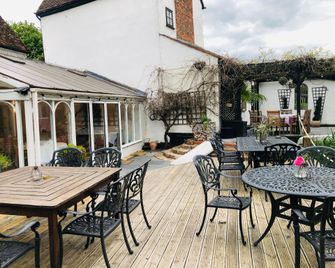 Sheene Mill - Royston - Patio