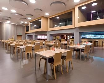 Azimut Hotel Ufa - Ufa - Restaurant