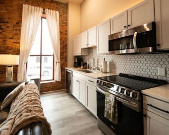 2 Bedroom Townhouse Downtown Elkin Yadkin Valley - Elkin - Kitchen