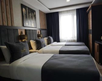 Rua World Hotel - Van