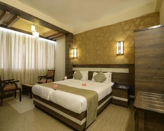 Oyo 2068 Hotel La Grace - Margao - Schlafzimmer