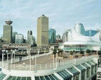 Modern Guest Suite in Kitsilano - Vancouver