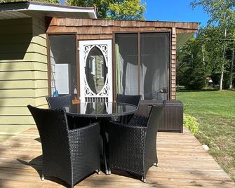 Affordable Sauble Beach Getaway - Sauble Beach - Innenhof