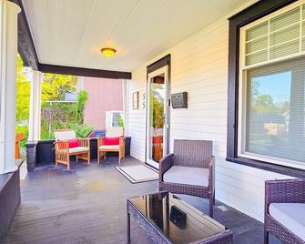 Relaxing Retreat Between Cleveland and Cedar Point - Oberlin - Patio
