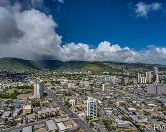 Luxury 3 BR Penthouse Panoramic Canal, Mountain, City views 90 NT Min. furnished, 2 parking - Honolulu - Vista exterior