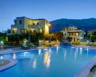 Agrilionas Hotel - Marathokampos - Zwembad