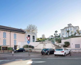 Syc Rooms Arona Quercia - Arona - Будівля