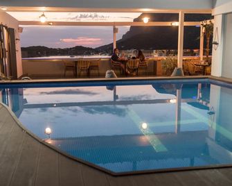 Hyperion Hotel - Kálymnos - בריכה