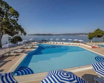 Aminess Bellevue Village - Orebic - Piscina