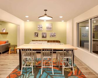 Woodspring Suites Houston Northwest - יוסטון - חדר אוכל