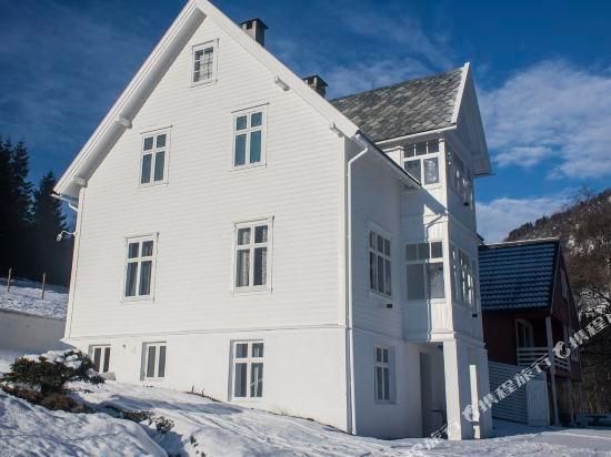 ليلاندتونيت أبارتمنتس فوس