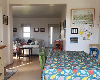 Family & Pet Friendly Restored Cottage in East Mayo with 4 Bord Failte Award - Knock - Dining room