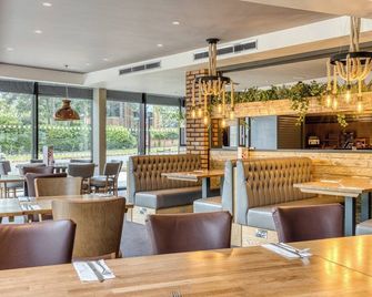 프리미어 인 브리스톨 파크웨이 - M32 - 에머슨 그린 - 레스토랑