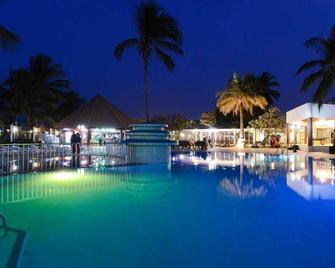 Prime Atlantic Hotel - Banjul - Pool