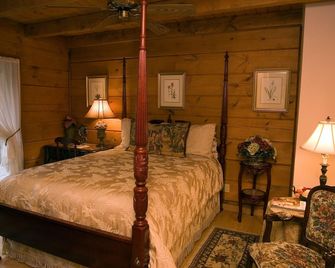 Azalea Falls Cabin - A beautiful getaway from the Ozark - Compton - Bedroom
