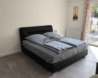 Apartment With a Smile - Hannover - Bedroom