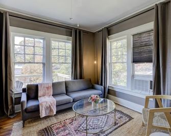 Vintage Boho Apartment in Great Midtown Location! - ممفيس (تنيسي) - غرفة معيشة