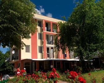 Rilena Hotel - Kiten - Building