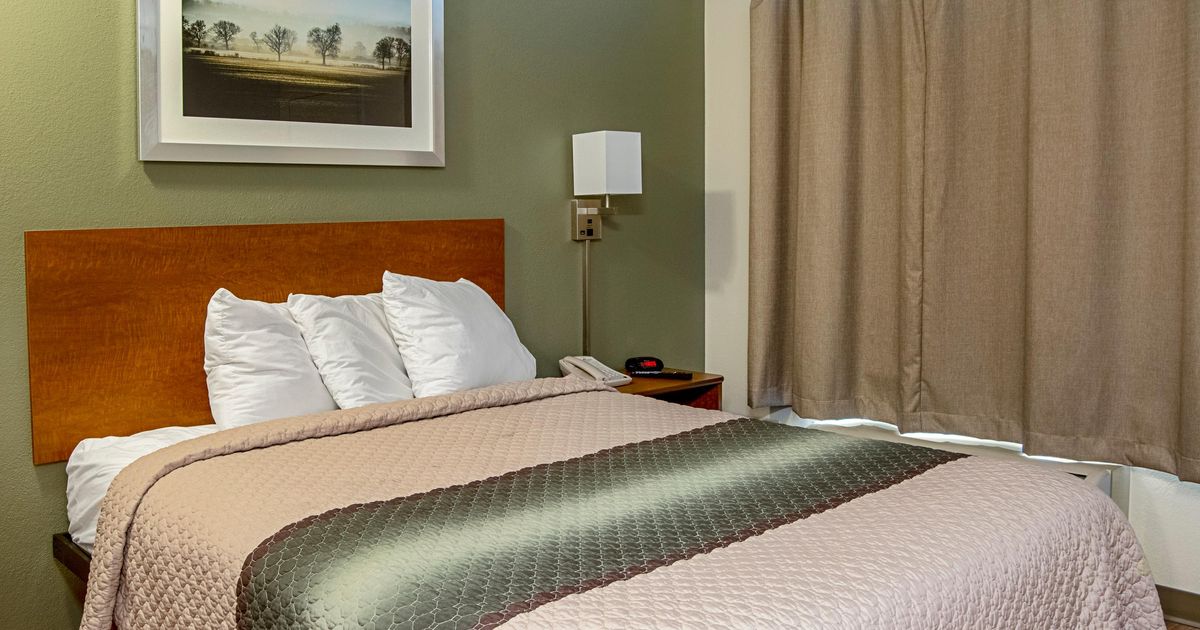 HomeTowne Studios by Red Roof Salem, OR from £26. Salem Hotel Deals