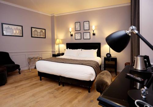 3⋆ HOTEL SAINT-LOUIS PIGALLE ≡ Paris, France ≡ Lowest Booking Rates For  Hotel Saint-Louis Pigalle in Paris, Reviews