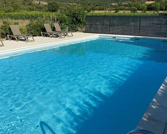 Apartment between lake and sea amidst vineyards - Cabrières - Piscina