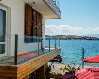 Foca Antik Otel - Foca - Balcone