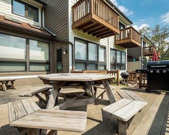 Ski Harbor 14 - McHenry - Patio