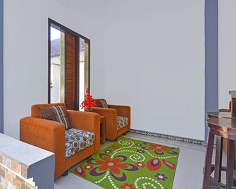 Hotel O Homestay Antara - Melaya - リビングルーム