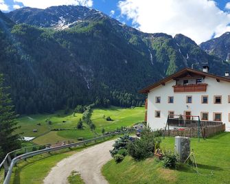 Apartment Schnalstal with luxury view on the Martelltal South Tyrol - Martell - Edificio