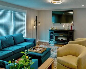 Gateway to Heaven is in Historic Roswell! - Roswell - Living room