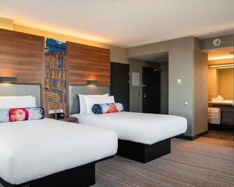 Sky Loft Hotel Kyiv by Rixwell - Kyiv - Bedroom