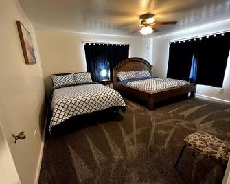 Cozy 3 bedrooms, 6 beds House - Odessa