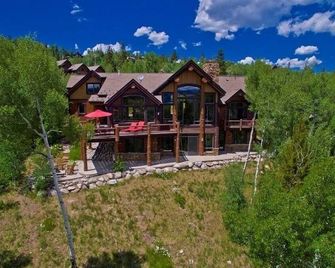 Good Elevations On Two S Drive 5 Bedroom Home by RedAwning - Silverthorne - Building