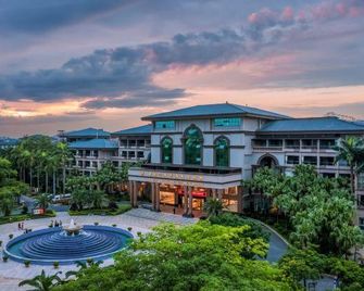 Dragon Bay Natural Hot Spring Resort - Qingyuan - Edificio