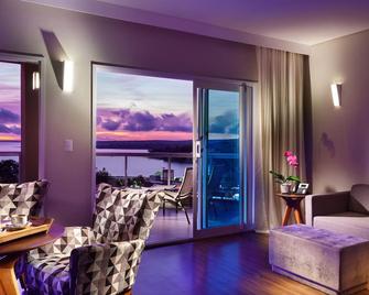 مالاي مانسو يات كونفينشن آند سبا - آجوا فريا - غرفة معيشة