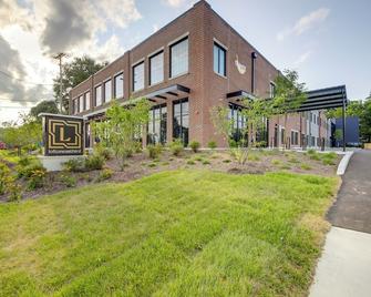Bloomington Apartment - Walk to IU Campus and Mall! - Bloomington - Building