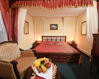 Garni Hotel Leopold I - Novi Sad - Schlafzimmer
