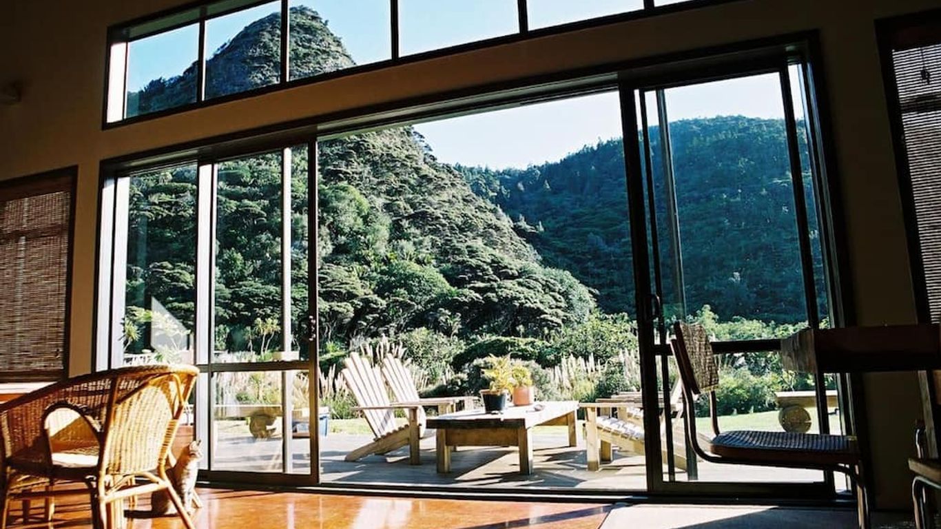 Piha Beachstay Accommodation