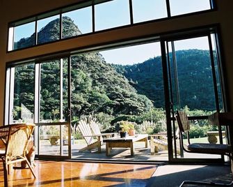 Piha Beachstay Accommodation - Piha - Balcony