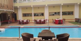 Hotel Wissal - Nouakchott - Piscina