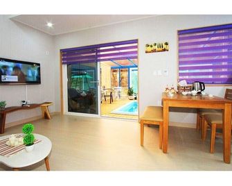 Gyepngju Camino Pool Villa - Gyeongju - Yemek odası