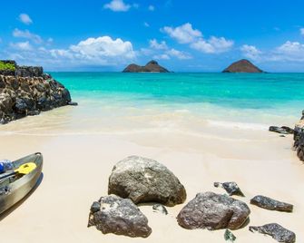 Lanikai Cottage: Charming Tropical Oasis w/Private Pool & A/C, Walk to Beach - Kailua - Playa